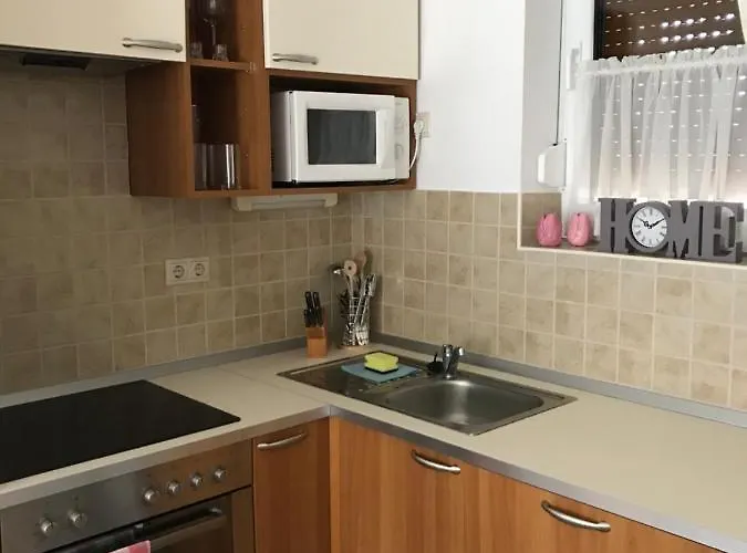 Lili Birdland Buekfuerdo Apartament